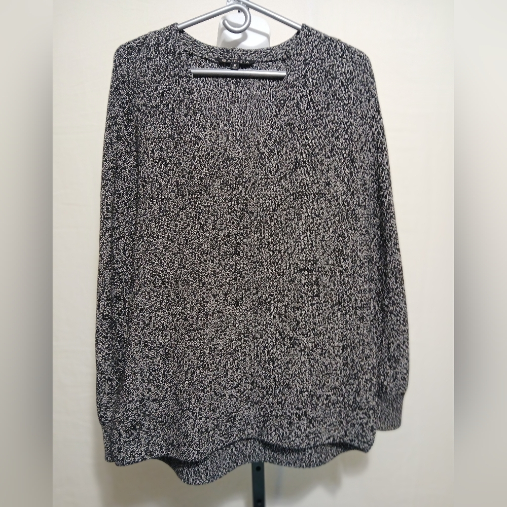 Athleta Black And White Knit Sweater